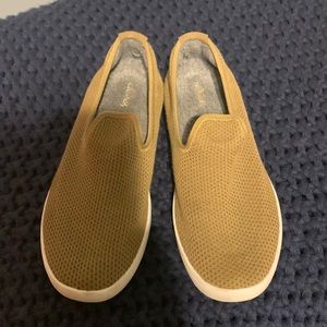 Women’s Allbirds shoes, size 11